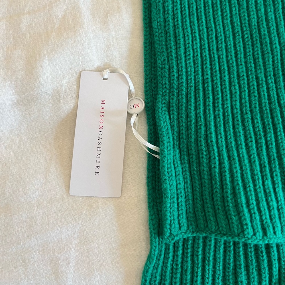 Green maison cashmere scarf